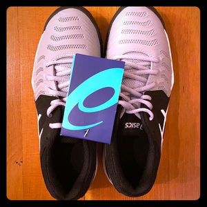 BRAND NEW: Asics Gel Resolution 7 Size 2.5